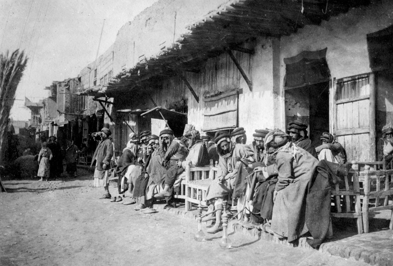 अरब कैफे, काज़िमैन, इराक, 1917-1919 द्वारा अज्ञात