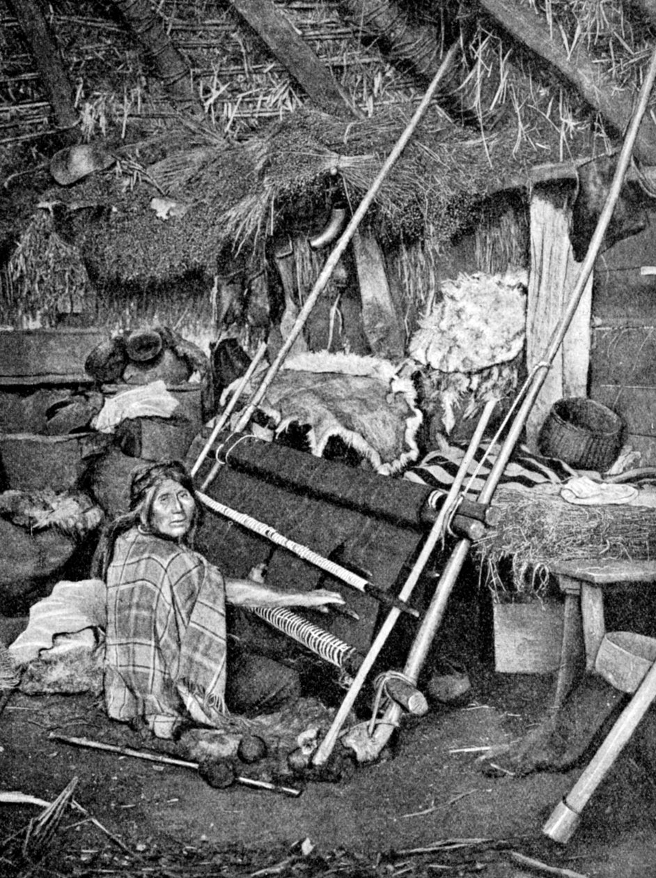 अरबी महिला बुनाई, चिली, 1922 द्वारा अज्ञात