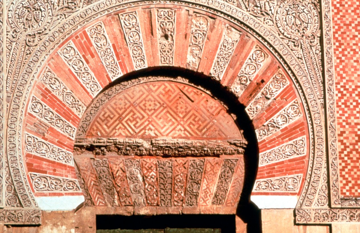 प्रवेश द्वार के ऊपर आर्क, पश्चिम का अग्रभाग, ग्रैंड मस्जिद, कॉर्डोबा, स्पेन, 8 वीं -11 वीं शताब्दी द्वारा अज्ञात