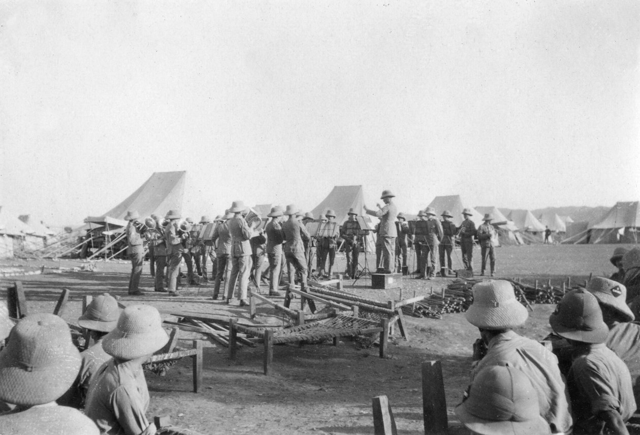 आर्मी बैंड अभ्यास, होवेसरा, 1917 द्वारा अज्ञात