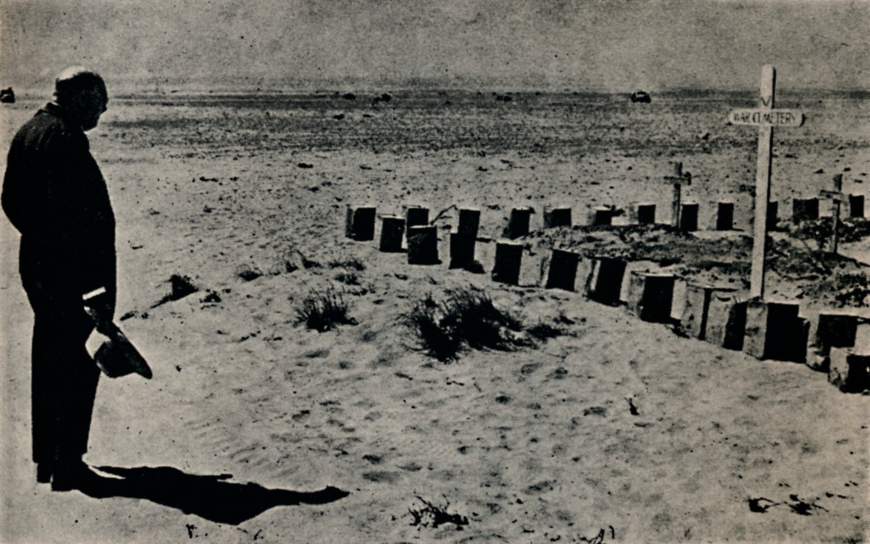 1942, 1945 को मिस्र में एक युद्धक्षेत्र कब्रिस्तान में। द्वारा अज्ञात