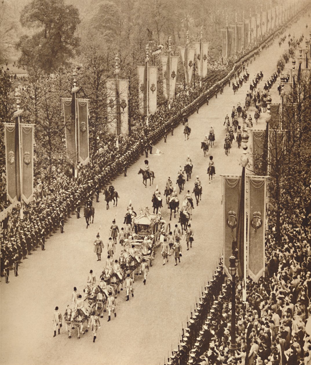 एवेन्यू ऑफ बैनर्स, 12 मई 1937 द्वारा अज्ञात