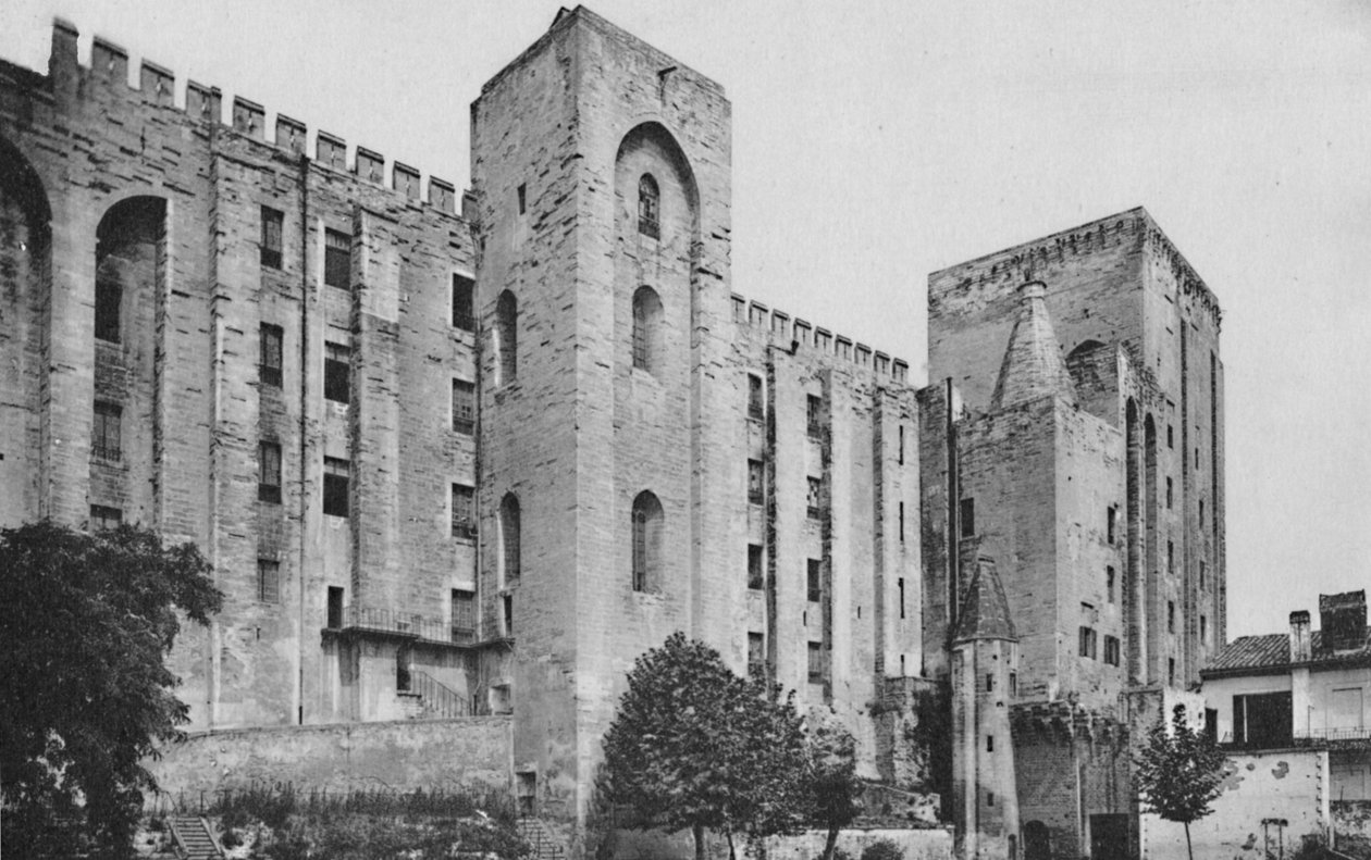 Avignon। - पोप्स पैलेस सेंट जीन और ट्रफिलास टावर्स वेस्ट फ्रंट, c1925 द्वारा अज्ञात