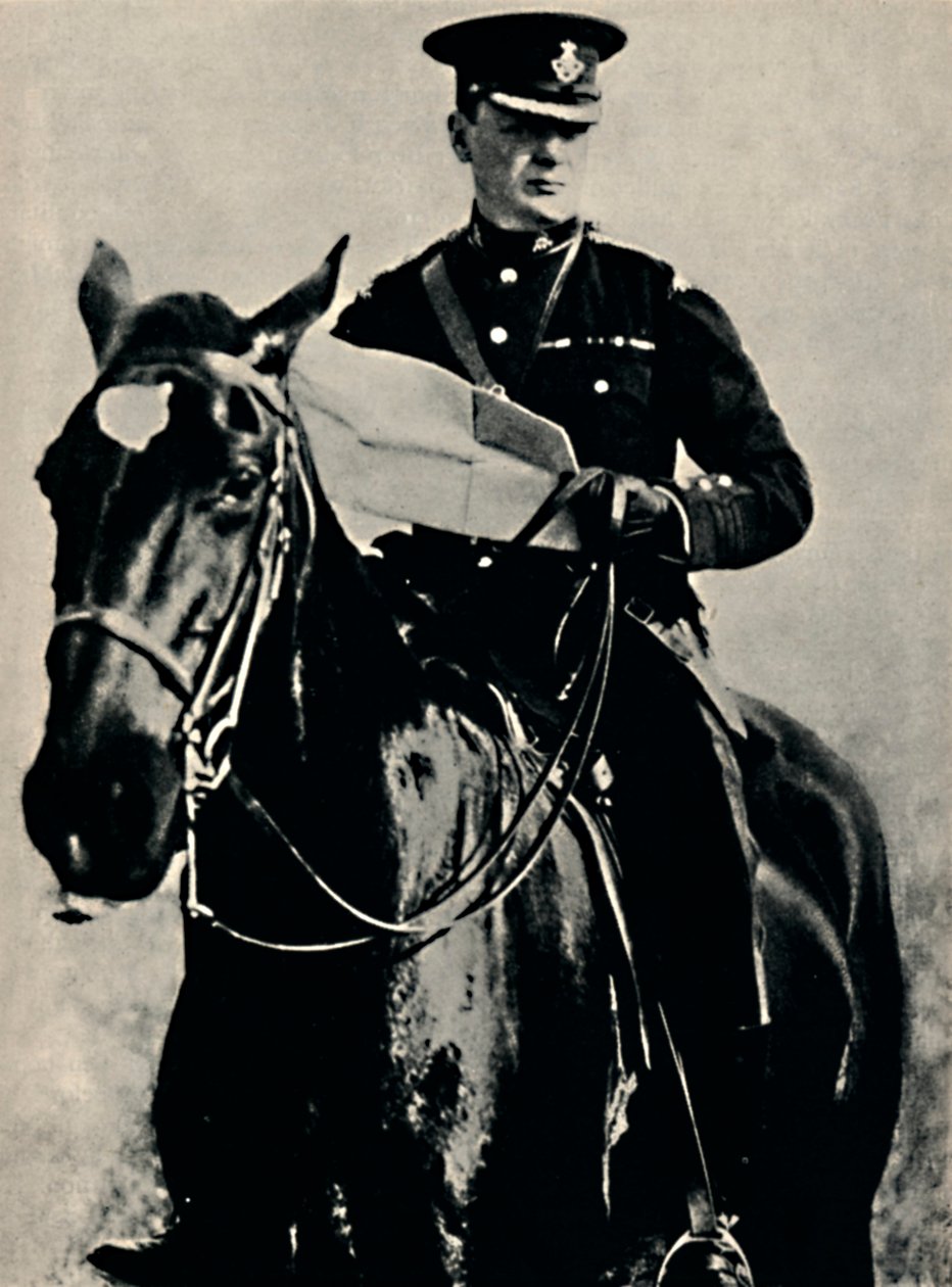 सेना में वापस, 1915, 1945। द्वारा अज्ञात