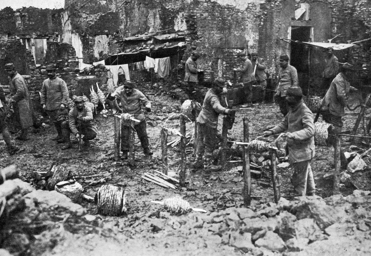 कांटेदार तार स्पूलिंग, वर्दुन, फ्रांस, प्रथम विश्व युद्ध, 1916, c1920 की रक्षा द्वारा अज्ञात