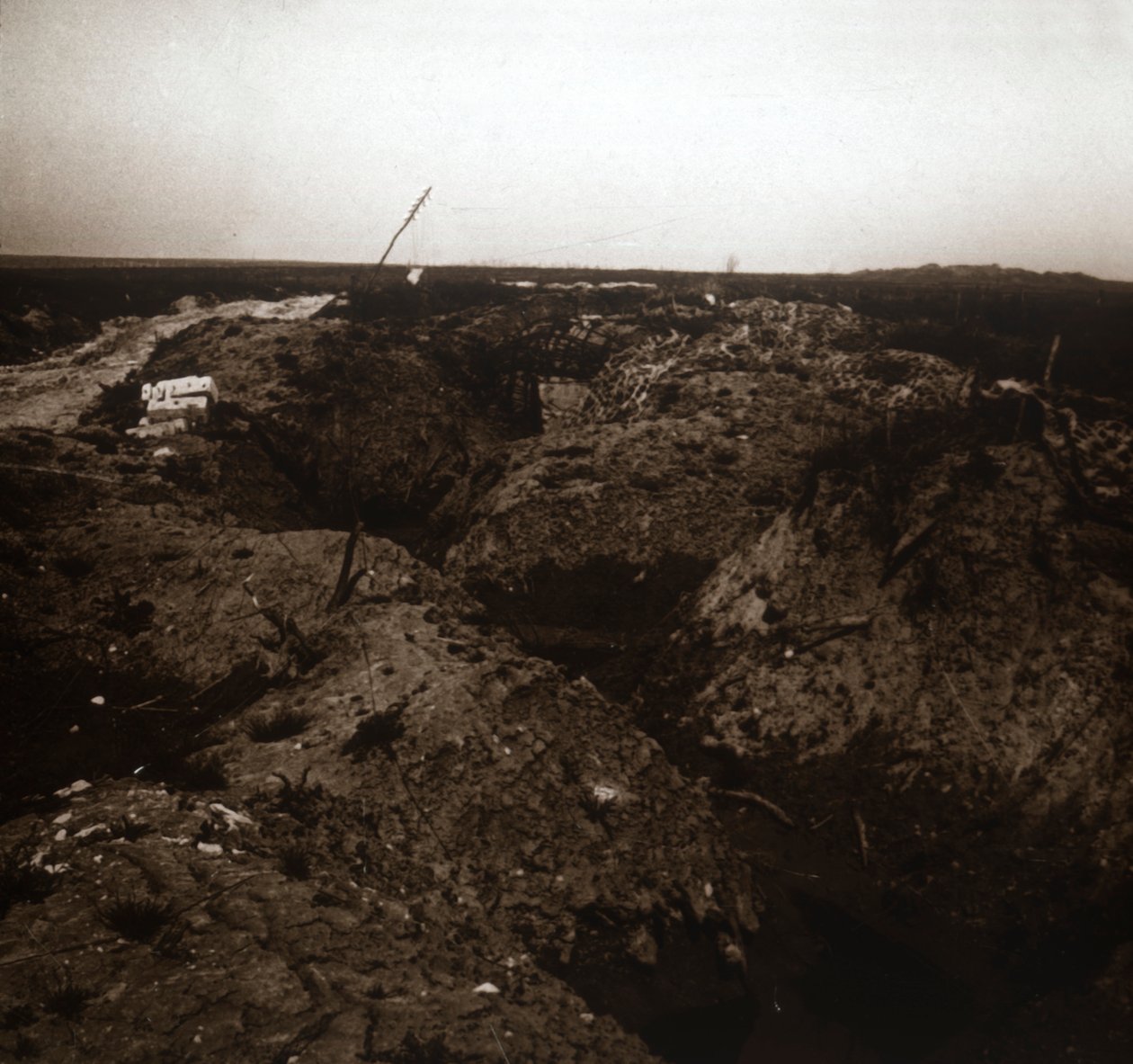 बैटलफील्ड, क्रोनोन, उत्तरी फ्रांस, c1914-c1918 द्वारा अज्ञात