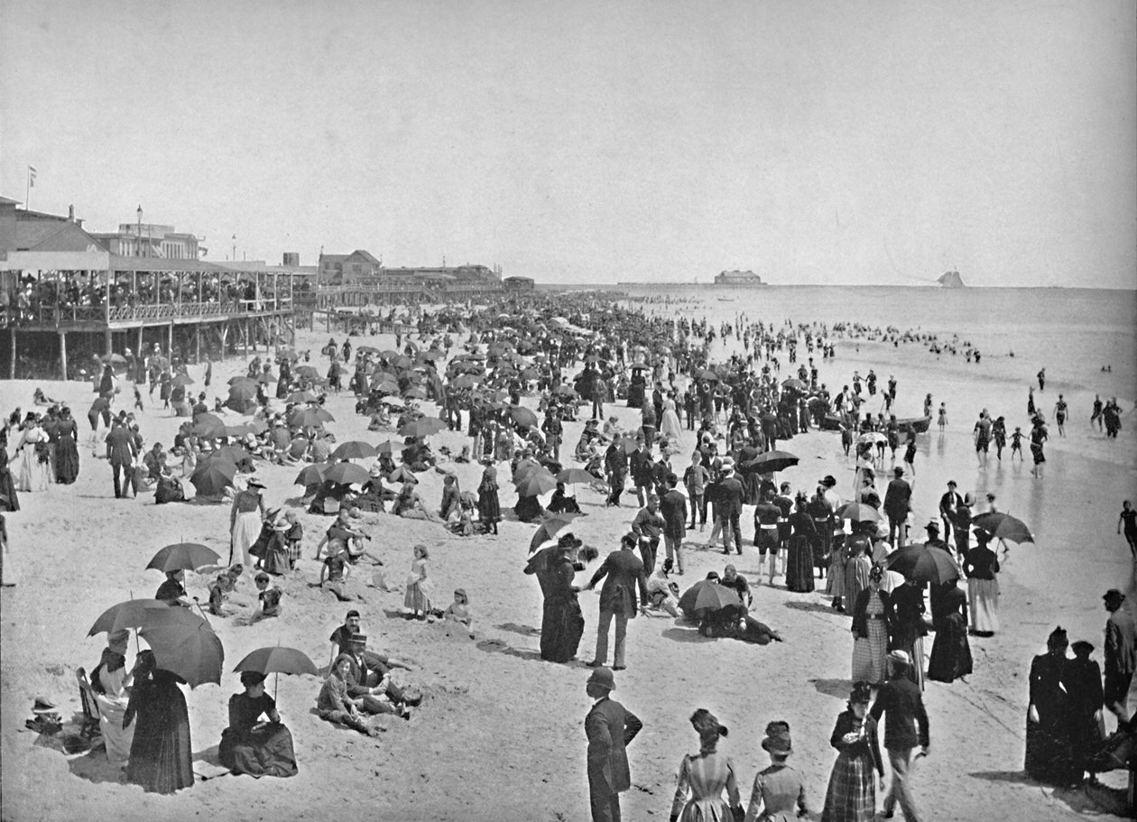 अटलांटिक सिटी, न्यू जर्सी में समुद्र तट, c1897। द्वारा अज्ञात