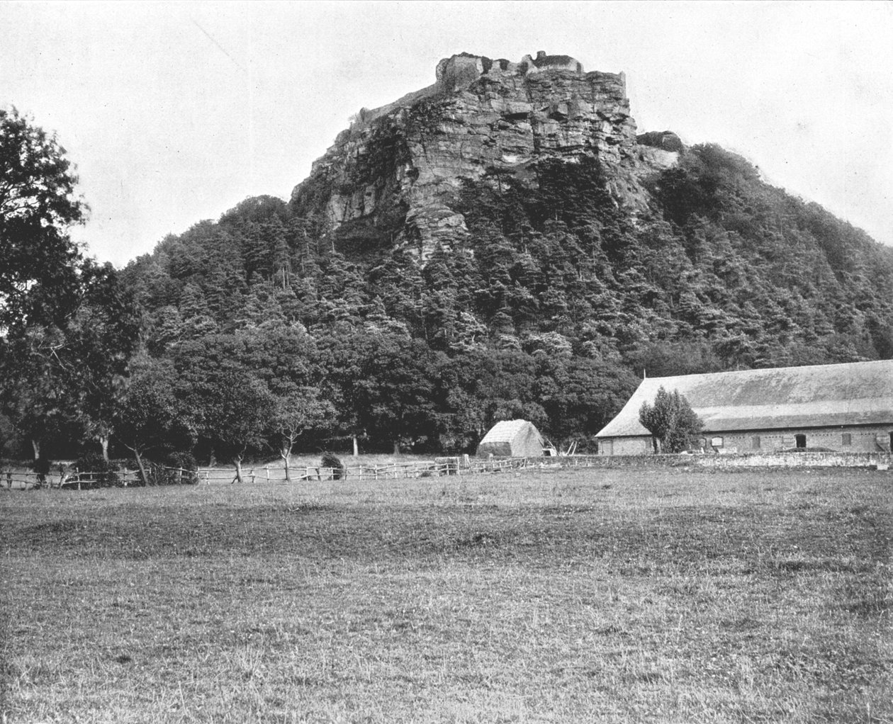 बेस्टन कैसल, चेशायर, 1894। द्वारा अज्ञात