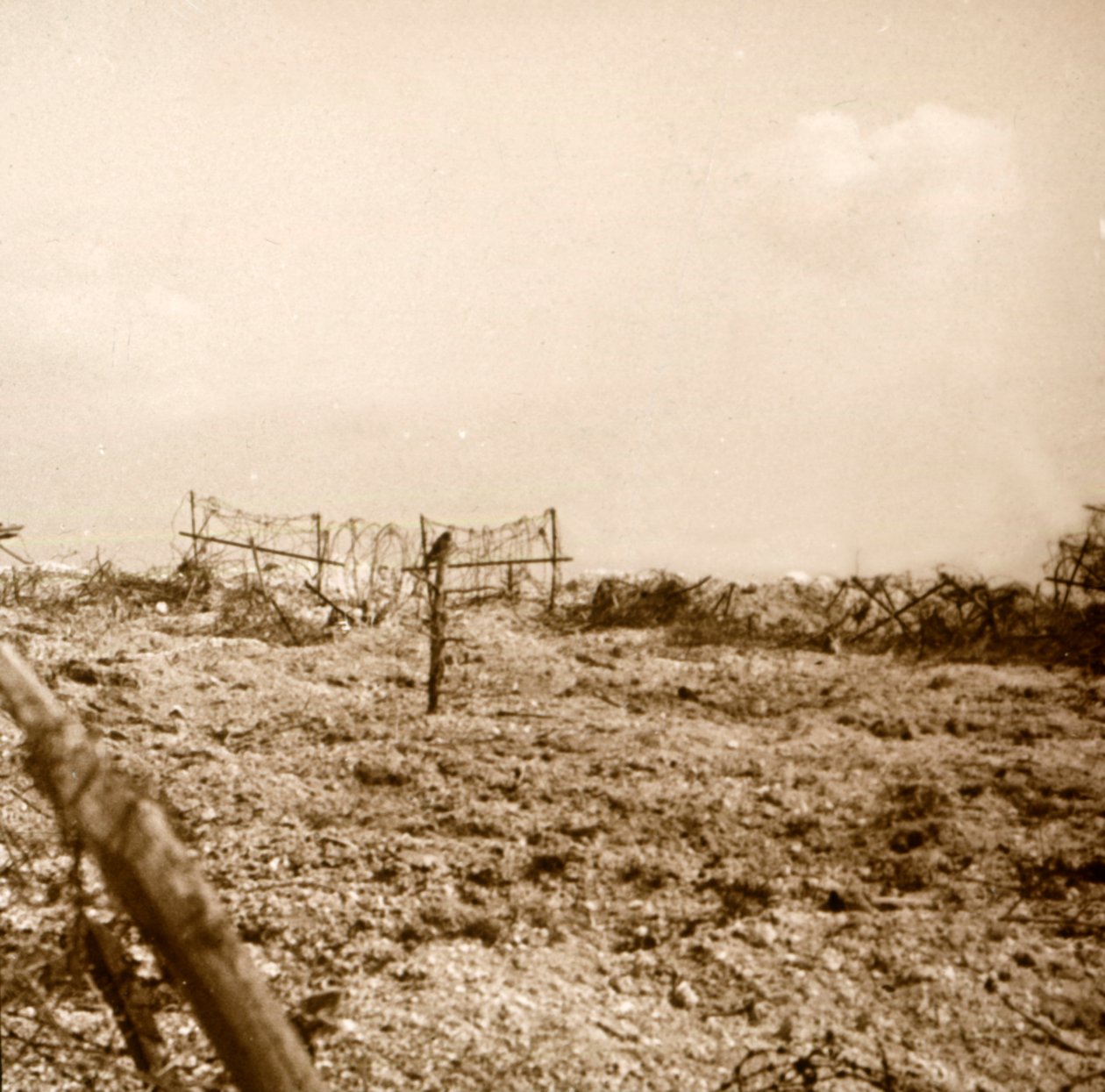 लाइनों के बीच, वर्दुन, उत्तरी फ्रांस, c1914-c1918 द्वारा अज्ञात