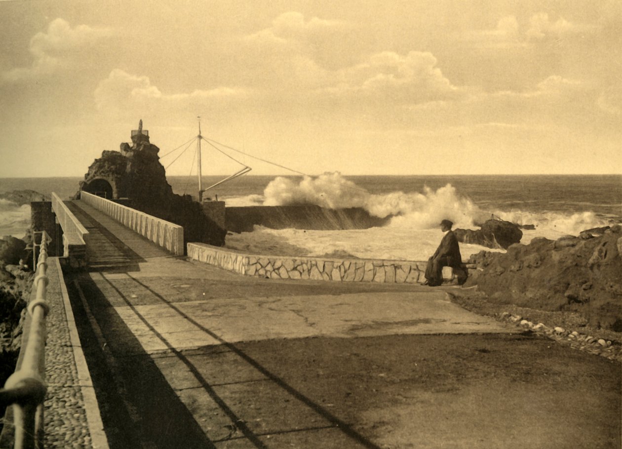 Biarritz - भारी मौसम के द्वारा वर्जिन की चट्टान पर, c1930। द्वारा अज्ञात