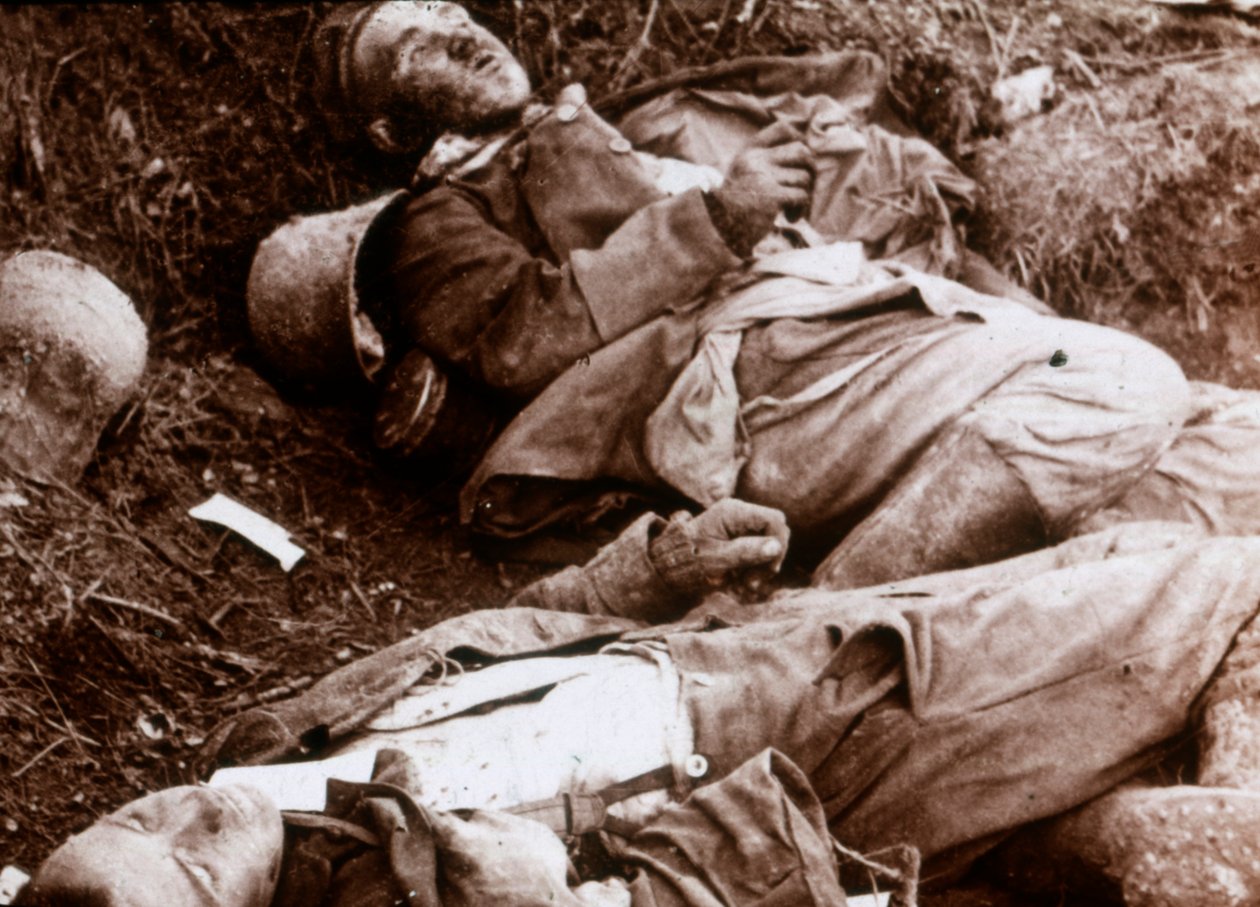 जर्मन ग्रेनेडियर्स की निकायों, c1914-c1918 द्वारा अज्ञात