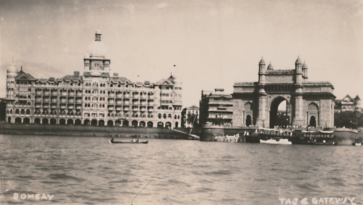बॉम्बे - ताज एंड गेटवे, c1930। द्वारा अज्ञात