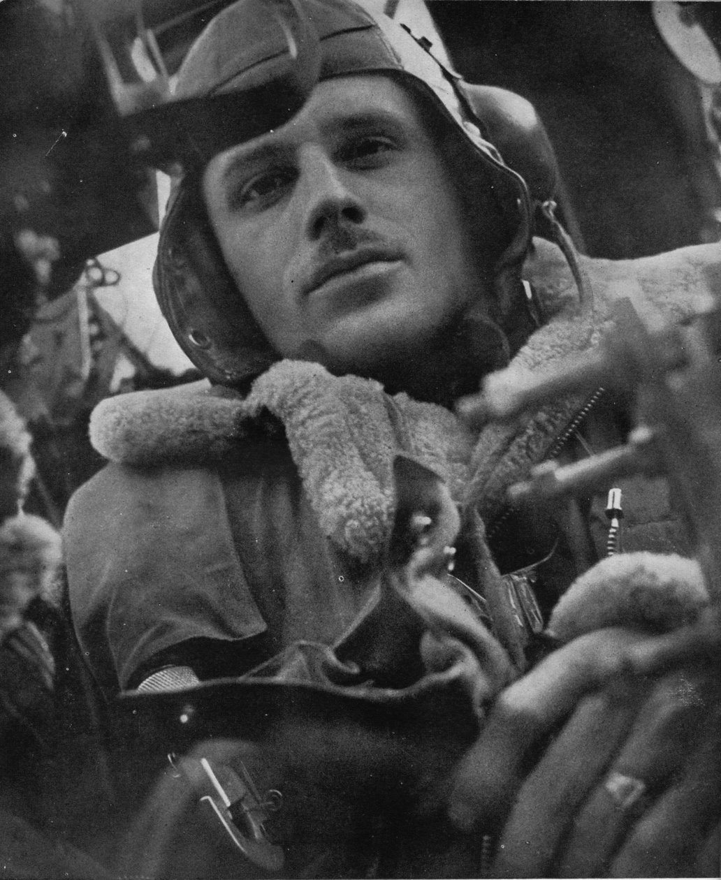 बॉम्बर कमांड पायलट, 1941 द्वारा अज्ञात