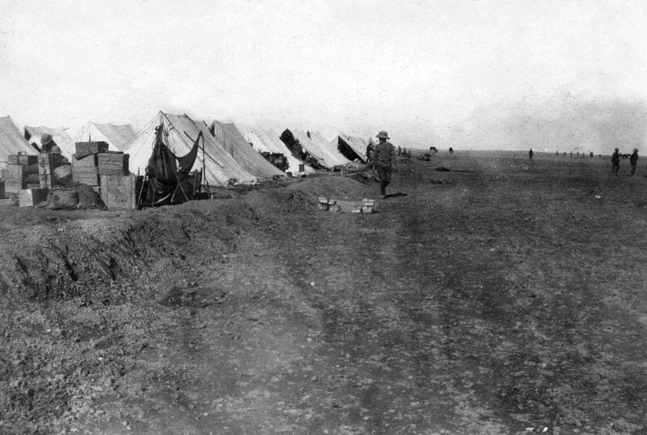 ब्रिटिश 15 आरडब्ल्यूआर शिविर, बगदाद, 1918 के पास द्वारा अज्ञात
