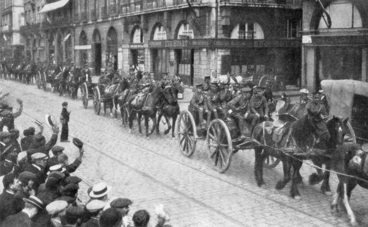 ब्रिटिश हॉर्स ने रूलेन, फ्रांस, 1914, 1926 में तोपखाने का निर्माण किया द्वारा अज्ञात