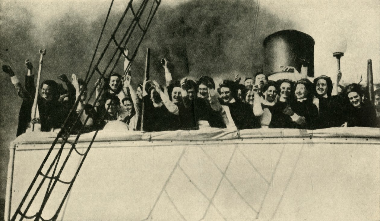 ब्रिटिश रेड क्रॉस ने अपने रास्ते पर पहले मोर्चे, प्रथम विश्व युद्ध, 1914, c1920 के लिए नर्स की। द्वारा अज्ञात