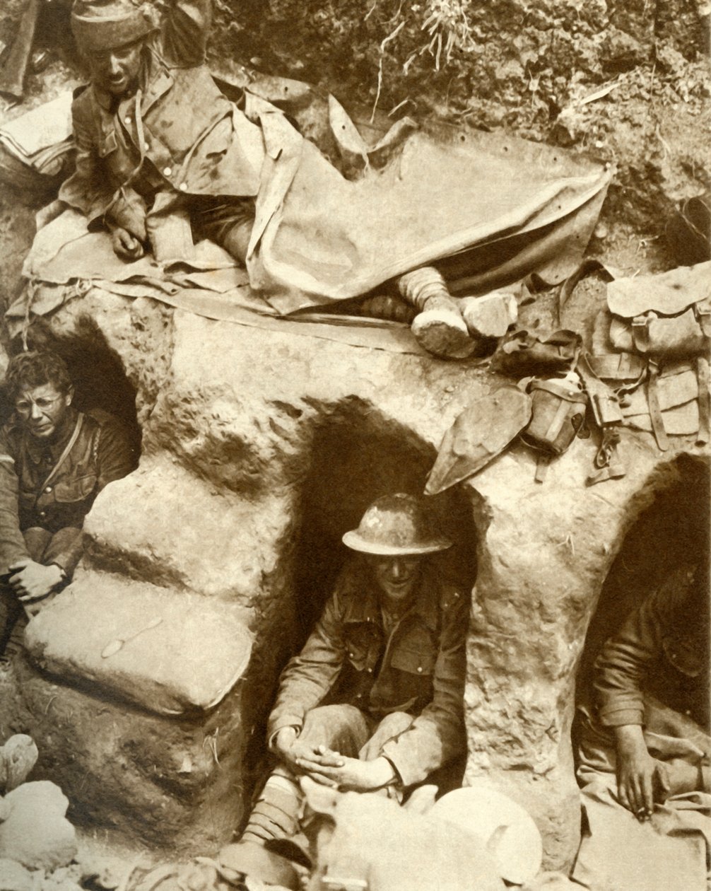 प्रथम विश्व युद्ध, 1916, 1935 में थिएपवल वुड, फ्रांस में खाइयों में ब्रिटिश सैनिक। द्वारा अज्ञात