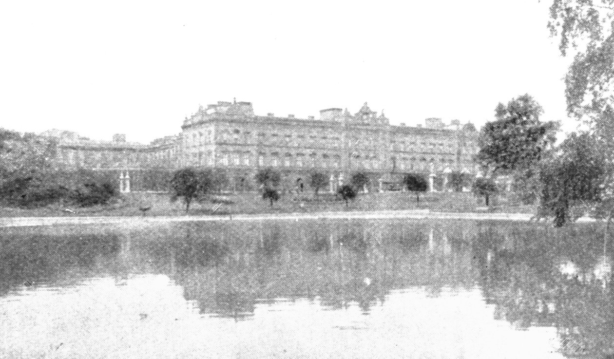 विक्टोरिया, 1901 के समय में बकिंघम पैलेस। द्वारा अज्ञात