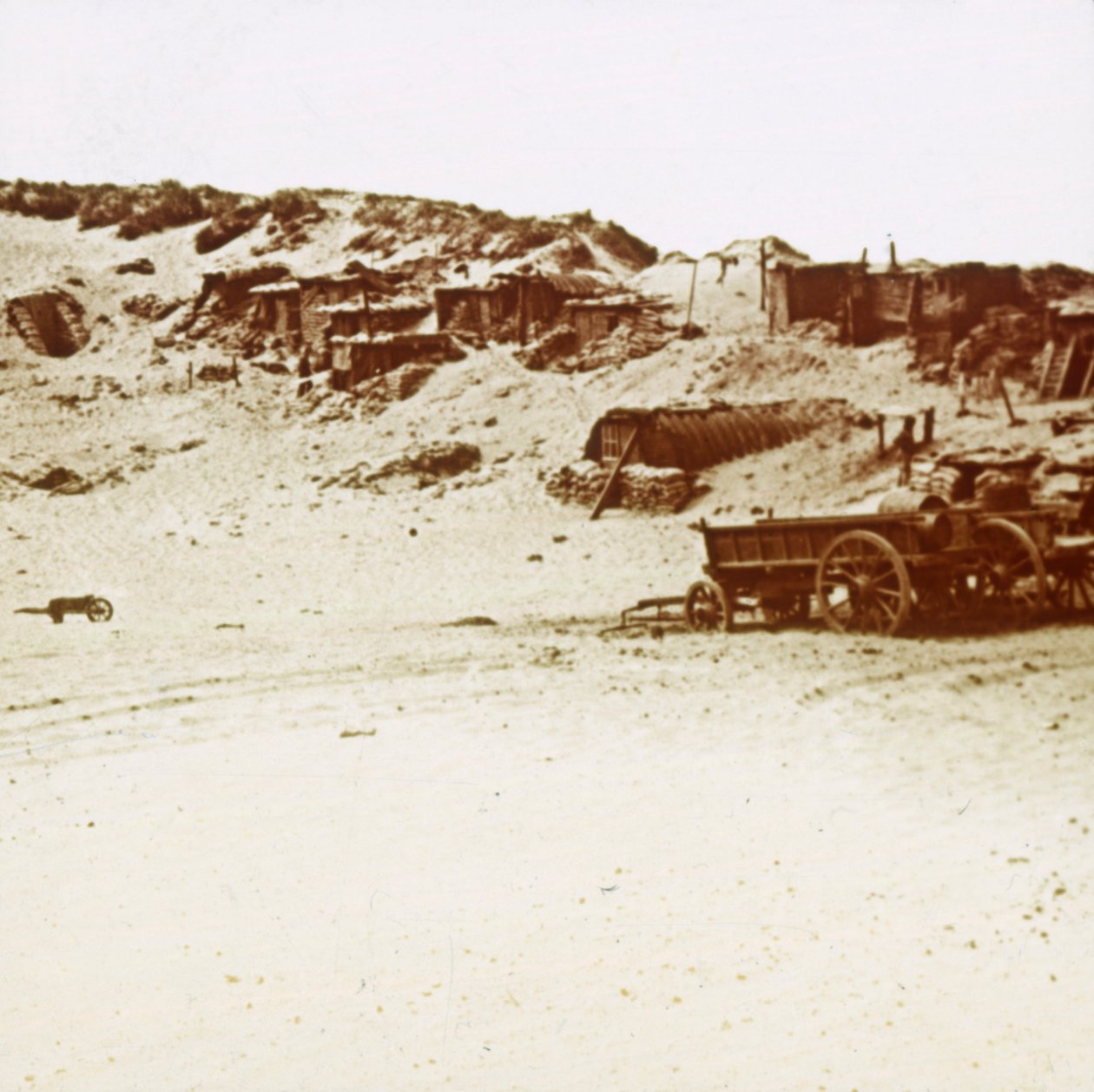 टिब्बा, कोकसीजडे, फ्लैंडर्स, बेल्जियम में कैंटोनमेंट, c1914-c1918 द्वारा अज्ञात