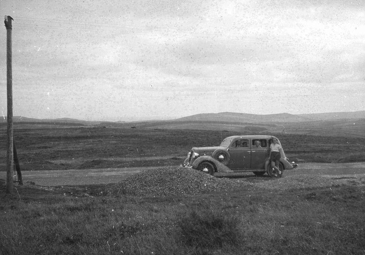 कार पर बोडमिन मूर, कॉर्नवाल, c1930s-c1940s द्वारा अज्ञात