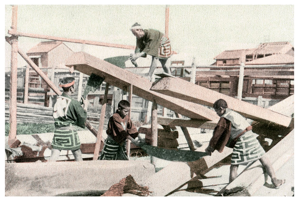 बढ़ई काम पर, जापान, 1904 द्वारा अज्ञात