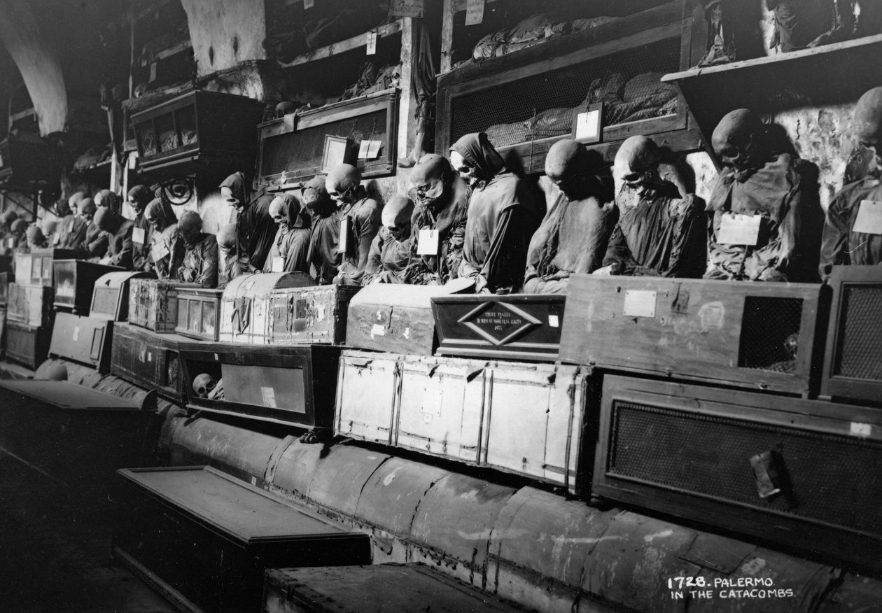 कैपचिन्स, पलेर्मो, इटली के कैटाकॉम्ब्स, c1920s-c1930s द्वारा अज्ञात