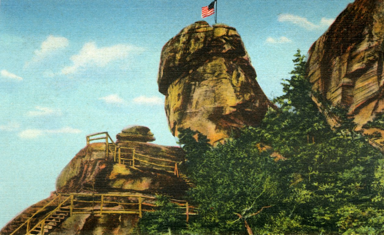 चिमनी रॉक एंड रॉक पाइल, पश्चिमी उत्तरी कैरोलिना, 1942। द्वारा अज्ञात