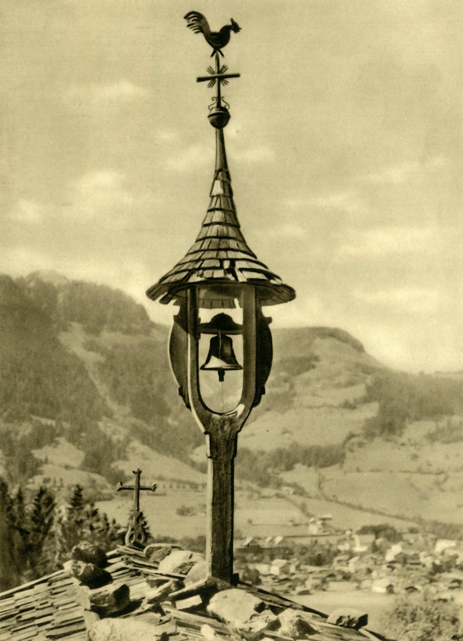चर्च की घंटी और मौसम वेन, कित्जबेल, टायरॉल, ऑस्ट्रिया, c1935। द्वारा अज्ञात