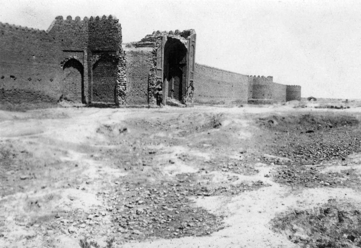 सिटी गेट, सामरा, मेसोपोटामिया, 1918 द्वारा अज्ञात