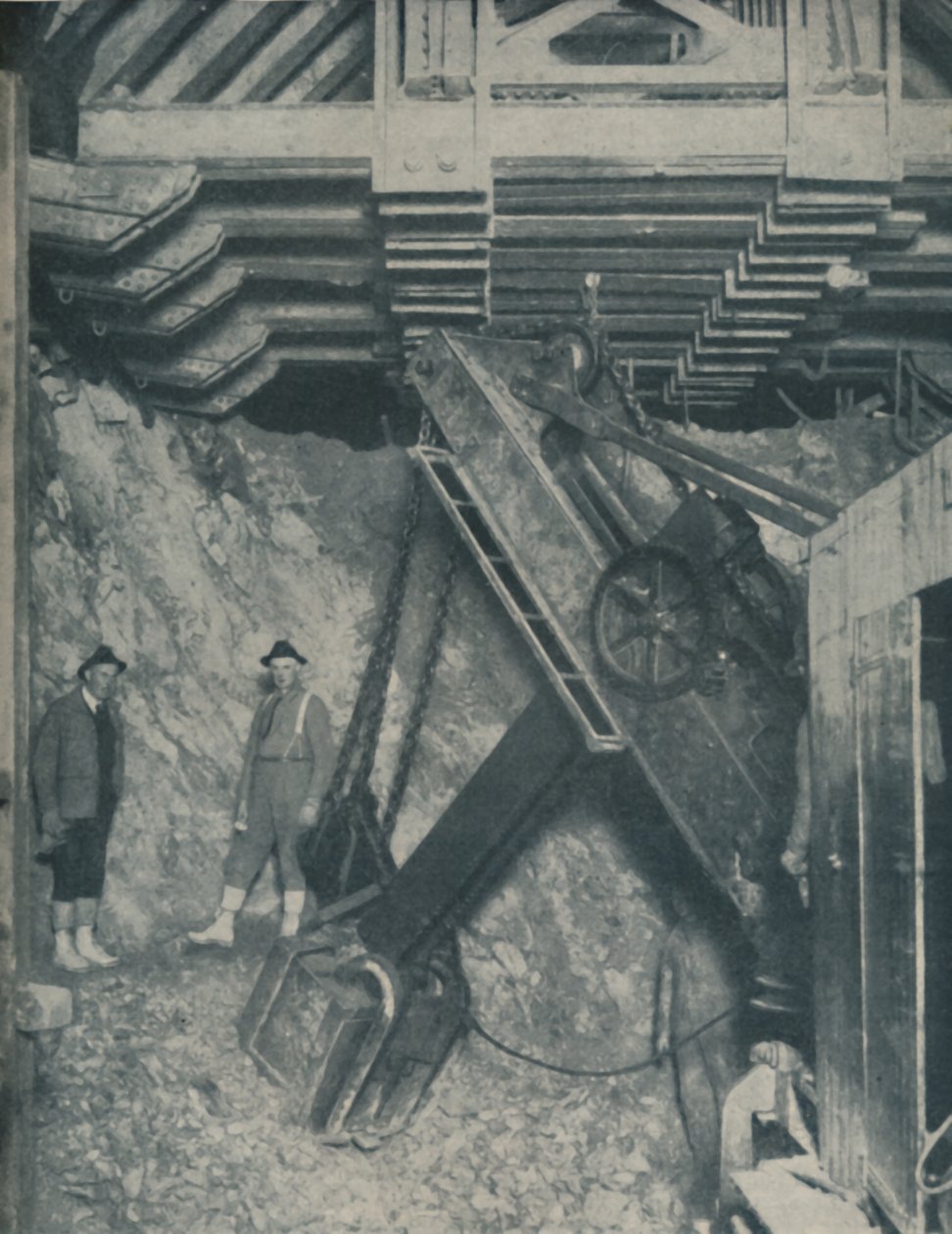 कोलोराडो सिटी टनल के लिए एक पहाड़ के दिल से बाहर निकलना, c1935 द्वारा अज्ञात