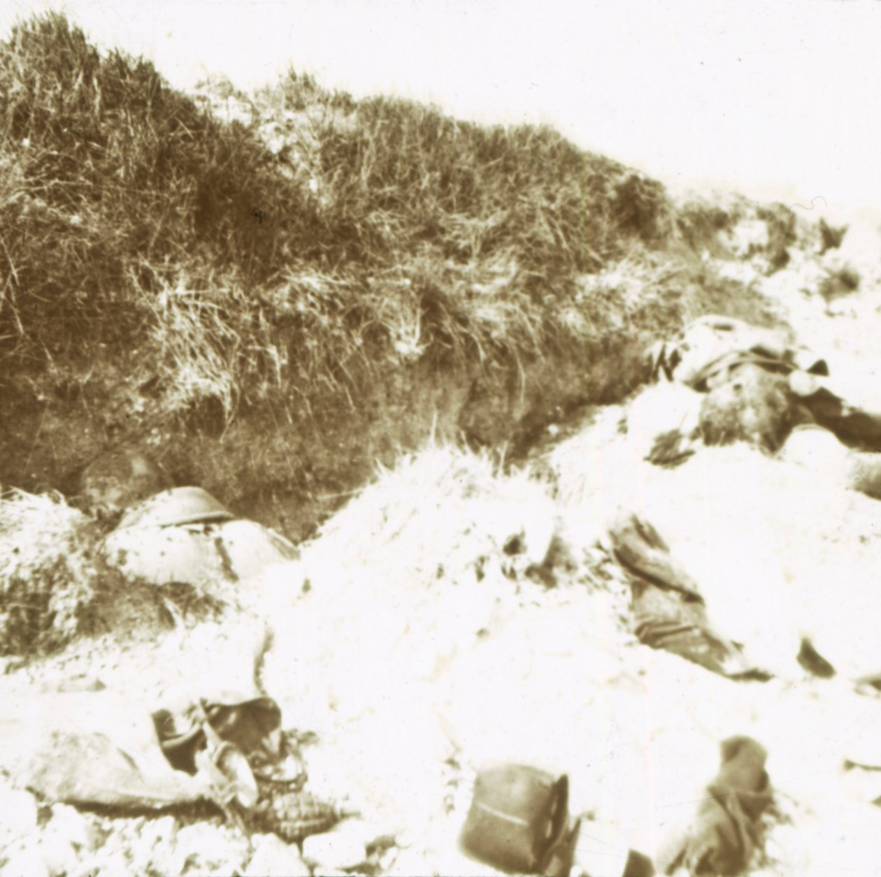 हमले के बाद क्लेरी, फ्रांस, c1914-c1918 द्वारा अज्ञात