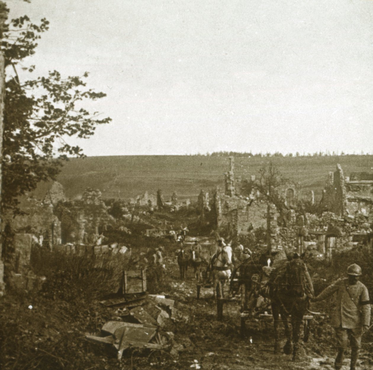 कॉन्वॉय, लेस gesपारेज, उत्तरी फ्रांस, c1914-c1918। द्वारा अज्ञात