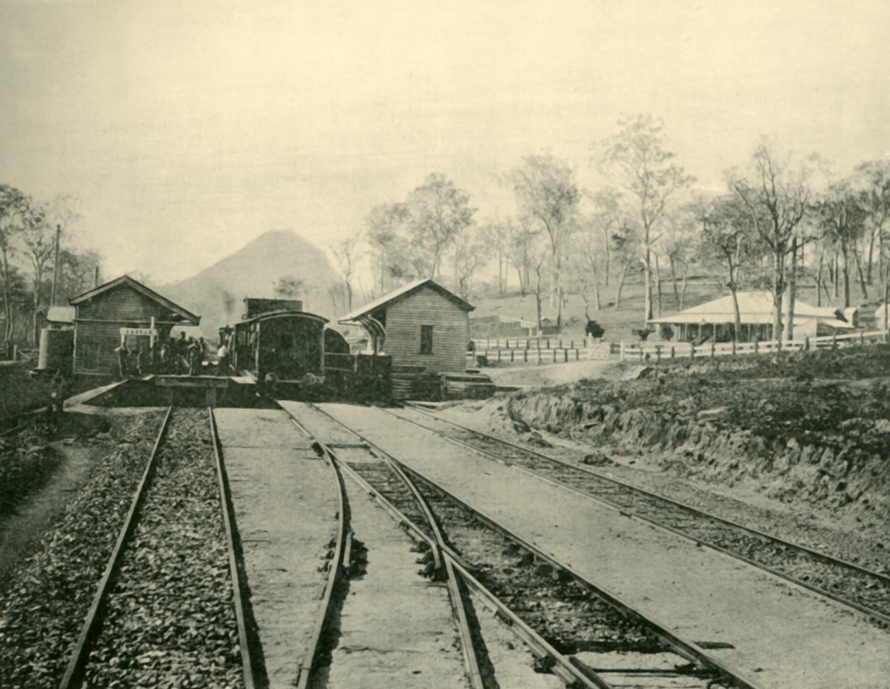 कूरान रेलवे स्टेशन, क्वींसलैंड, 1901। द्वारा अज्ञात