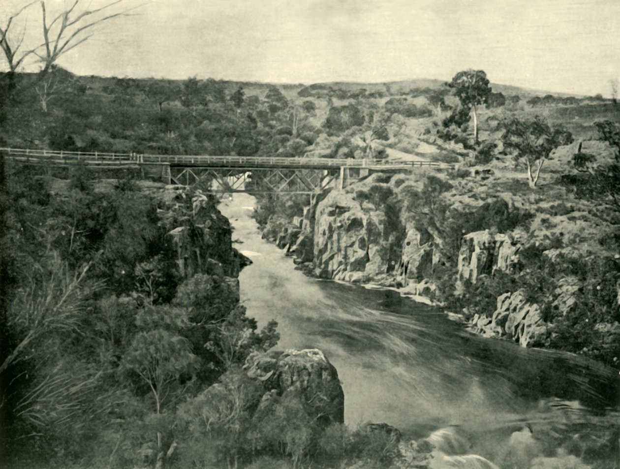 कोर्रा लिन, नियर लाउंसेस्टन, 1901। द्वारा अज्ञात