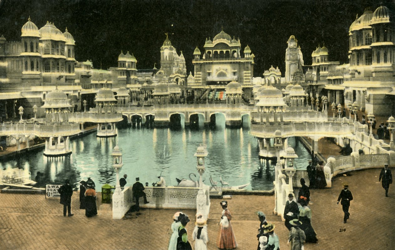 रात तक कोर्ट ऑफ ऑनर, कोरोनेशन प्रदर्शनी, लंदन, 1911। द्वारा अज्ञात