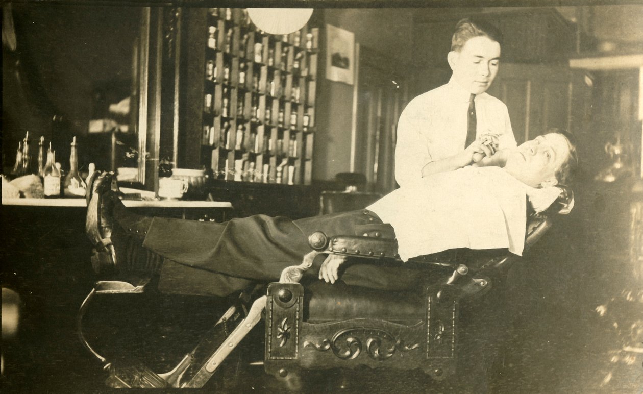 क्यूबा नाई, c1930s। द्वारा अज्ञात