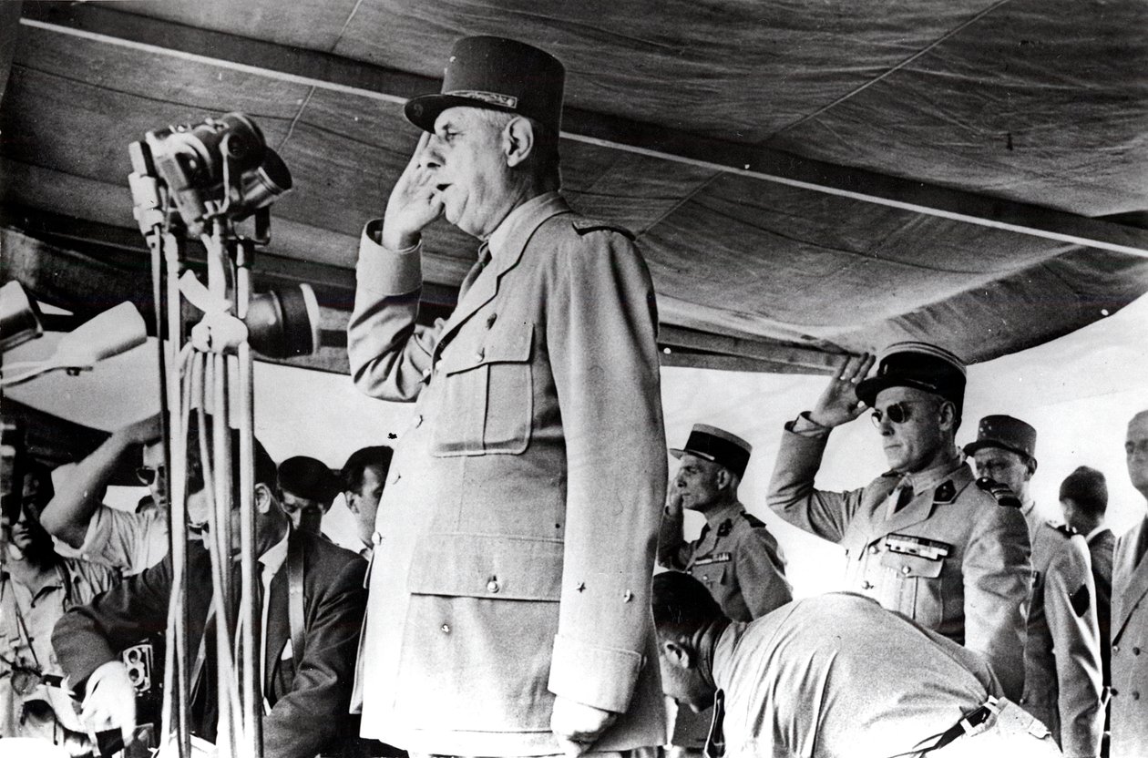 अल्जीरिया में डी गॉल, मई 1958 द्वारा अज्ञात
