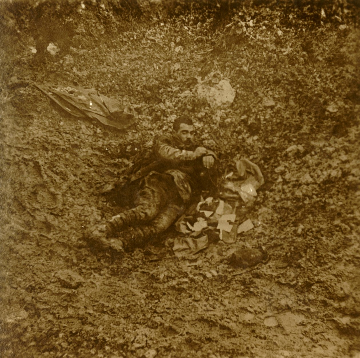 मृत जर्मन सैनिक, वर्दुन, उत्तरी फ्रांस, c1914-c1918 द्वारा अज्ञात