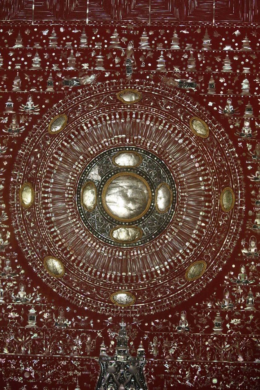 वाट चेदि लुआंग, चियांग माई में धर्म चक्र। थाईलैंड द्वारा अज्ञात