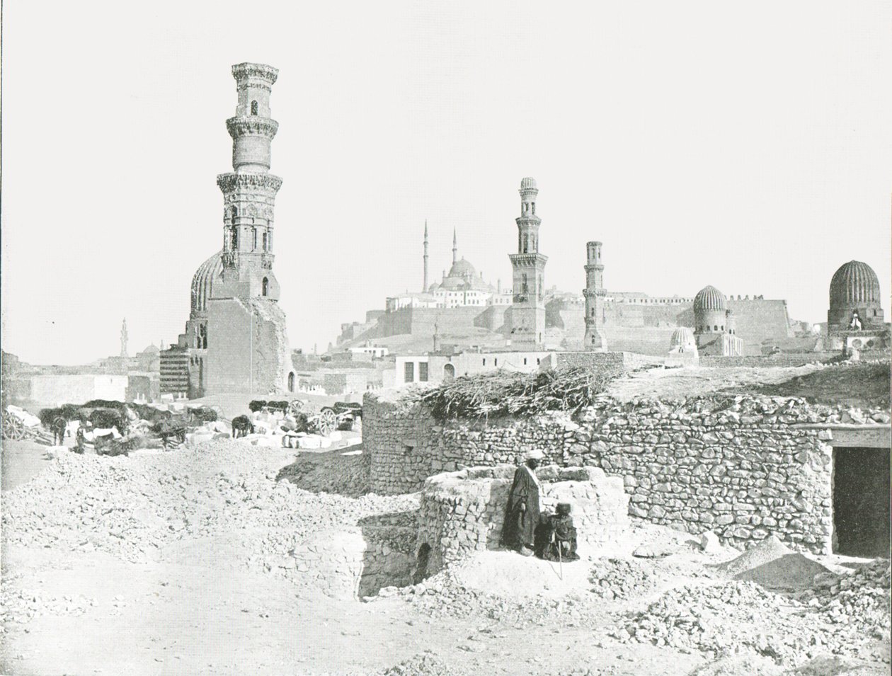 गढ़, काहिरा, मिस्र का दूर का दृश्य, 1895। द्वारा अज्ञात