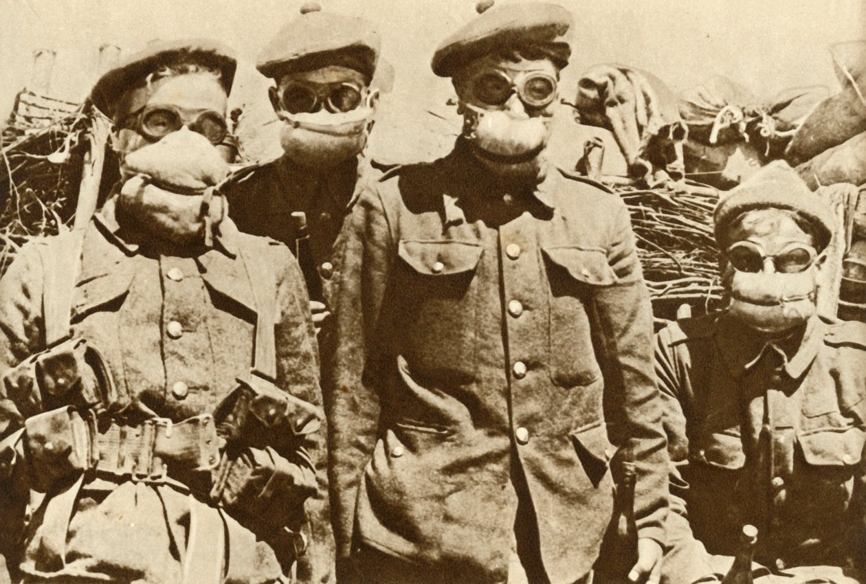 प्रारंभिक गैस मास्क, प्रथम विश्व युद्ध, 1915, 1935। द्वारा अज्ञात