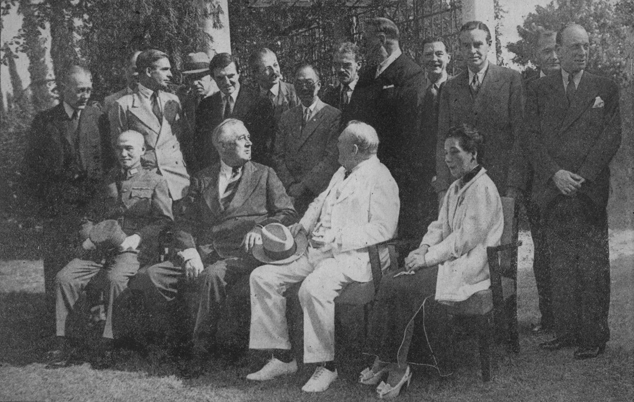 पैसिफिक विक्ट्री कॉन्क्लेव में 1943-44 में ईस्ट मीट्स वेस्ट द्वारा अज्ञात