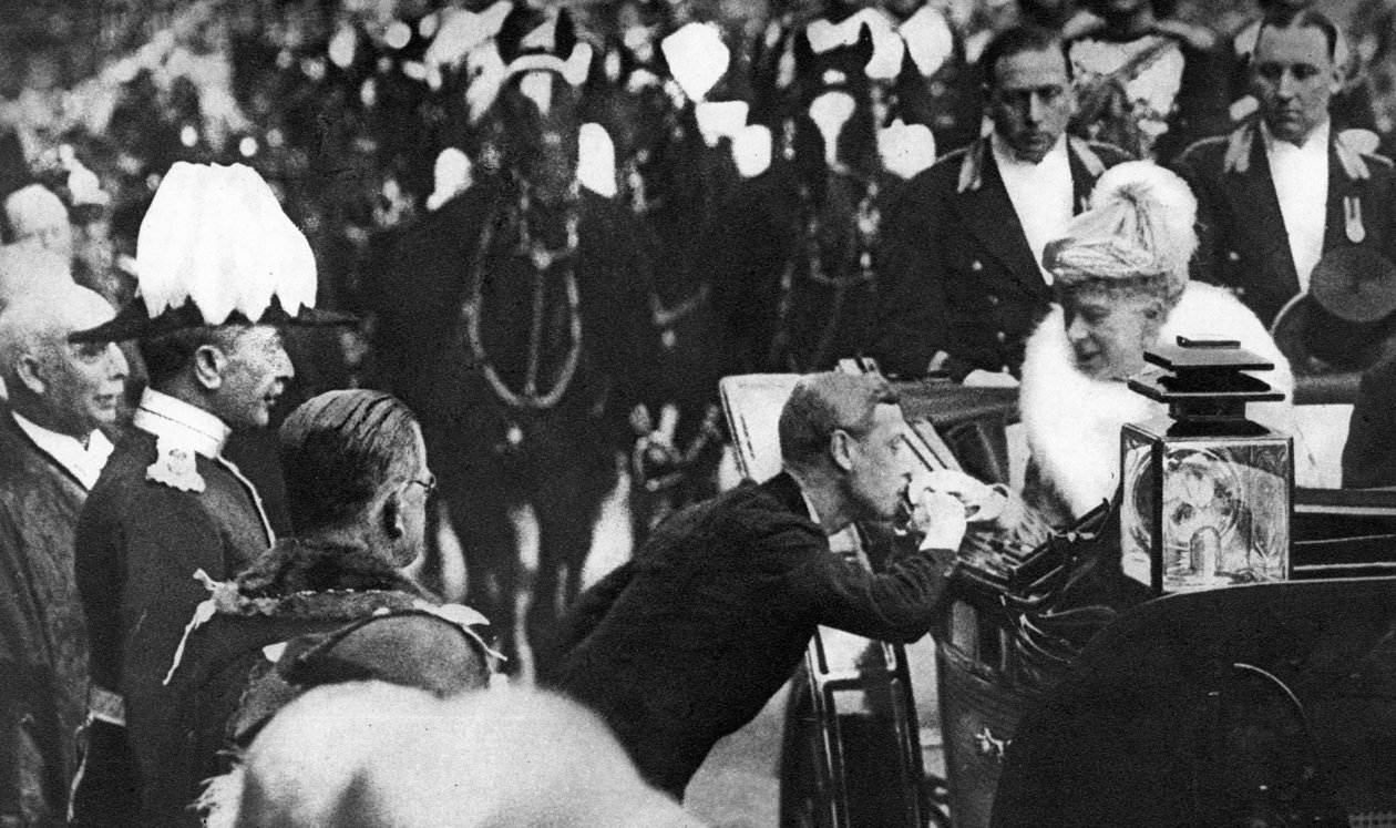 1936 में विंडसर में एडवर्ड VIII की क्वीन मैरी द्वारा अज्ञात