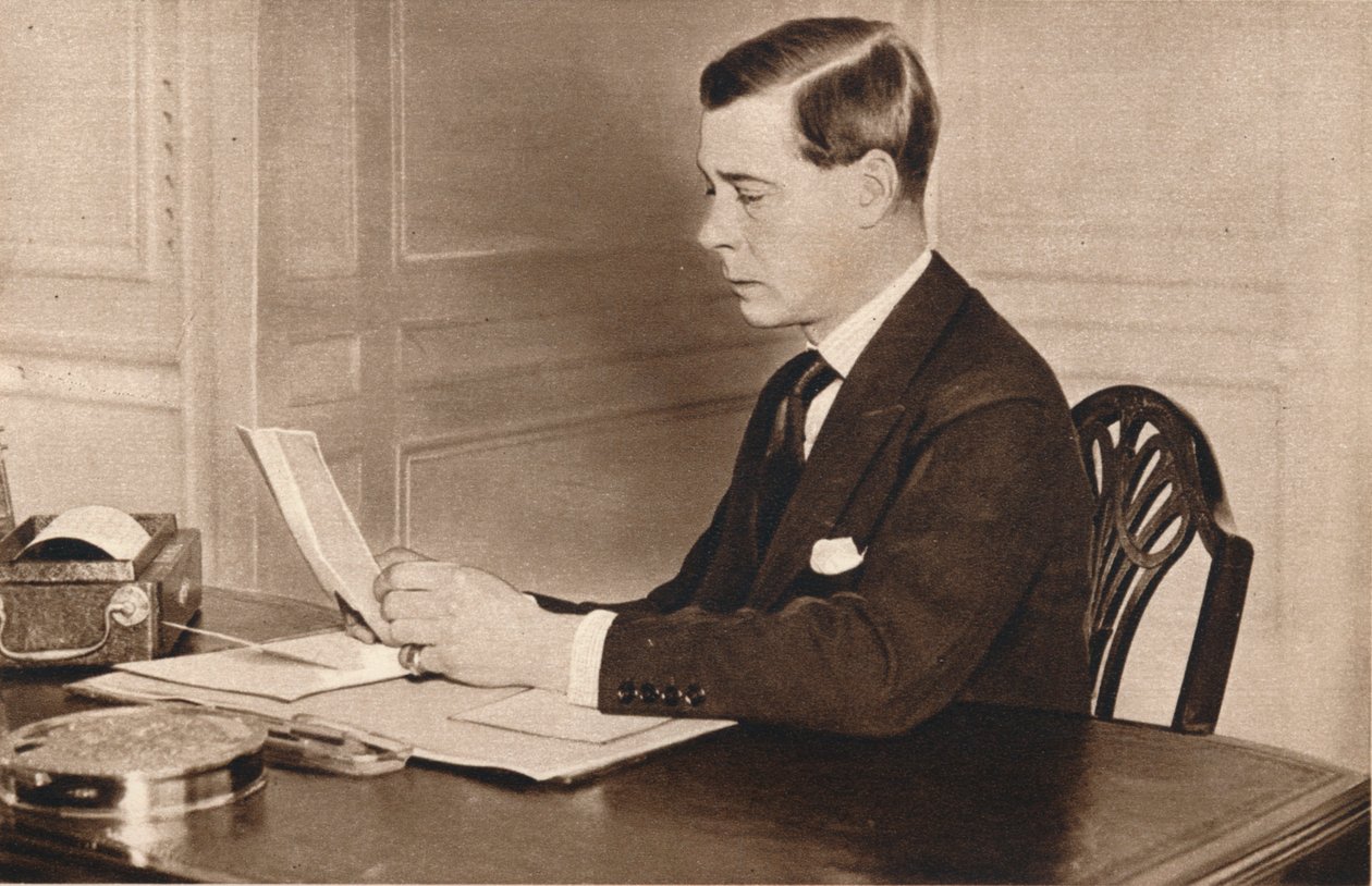 एडवर्ड VIII, सेंट जेम्ज़ पैलेस, लंदन में 1936 में अपने कार्यालय में काम कर रहे थे द्वारा अज्ञात