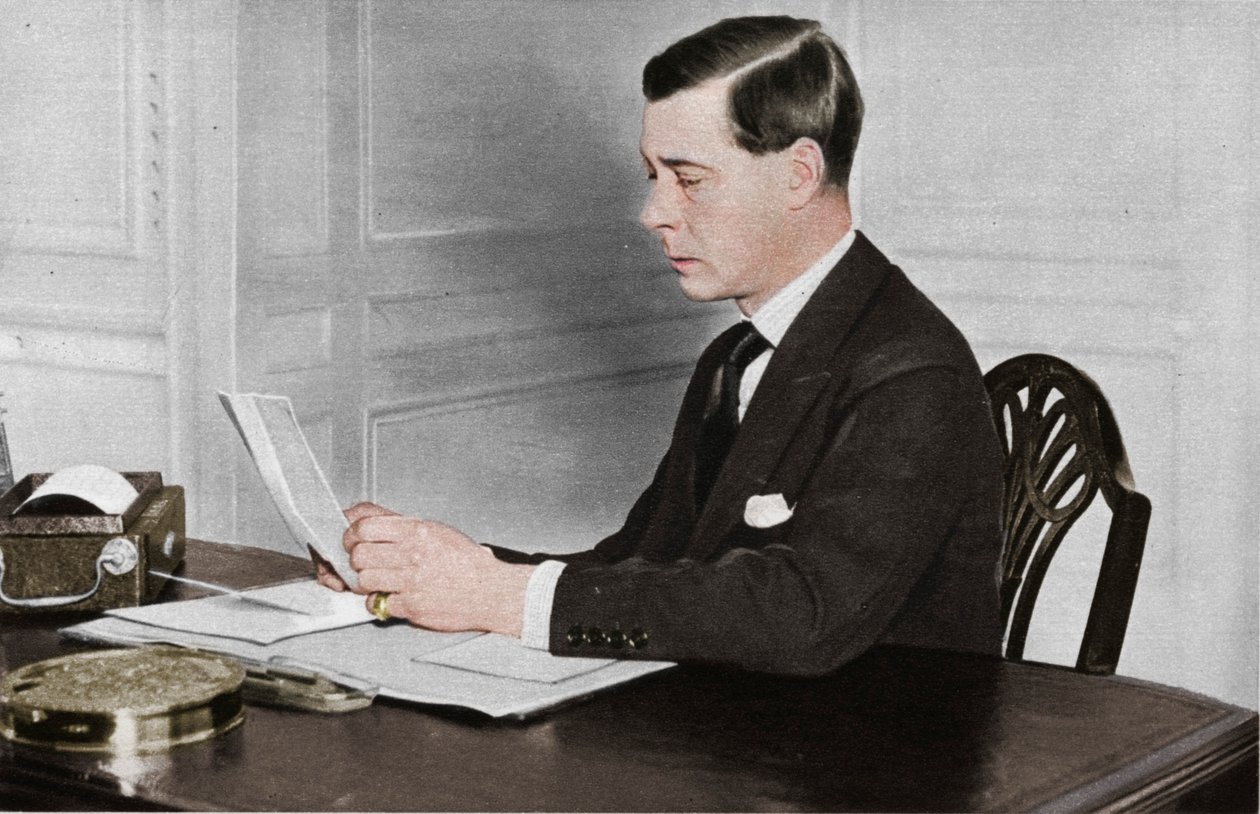 एडवर्ड VIII, सेंट जेम्ज़ पैलेस, लंदन में 1936 में अपने कार्यालय में काम कर रहे थे द्वारा अज्ञात