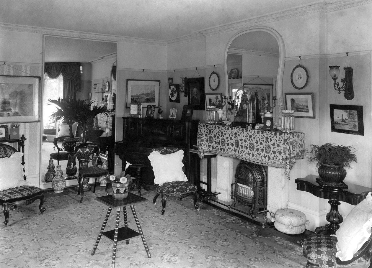 एडवर्डियन लिविंग रूम, 1909 द्वारा अज्ञात