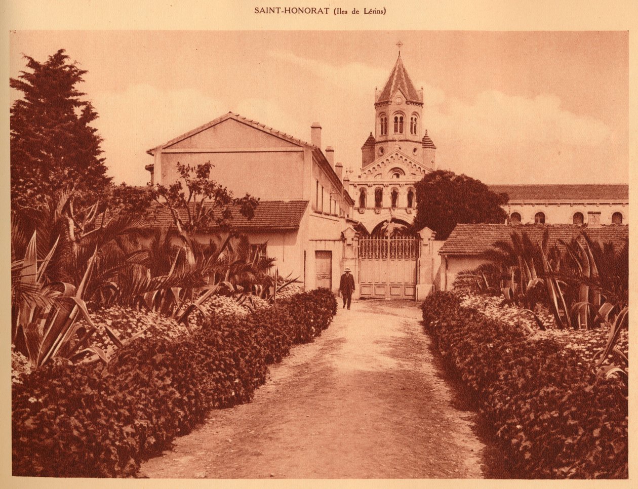 मठ का प्रवेश, संत-सम्मान, 1930। द्वारा अज्ञात