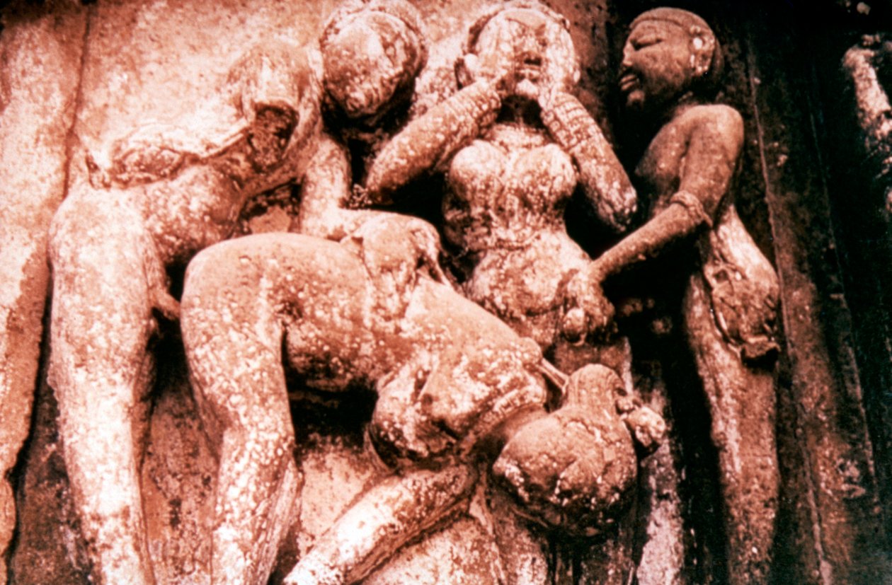 कामुक मूर्तिकला, हिंदू मंदिर, खजुराहो, भारत, 950 - 1050 द्वारा अज्ञात