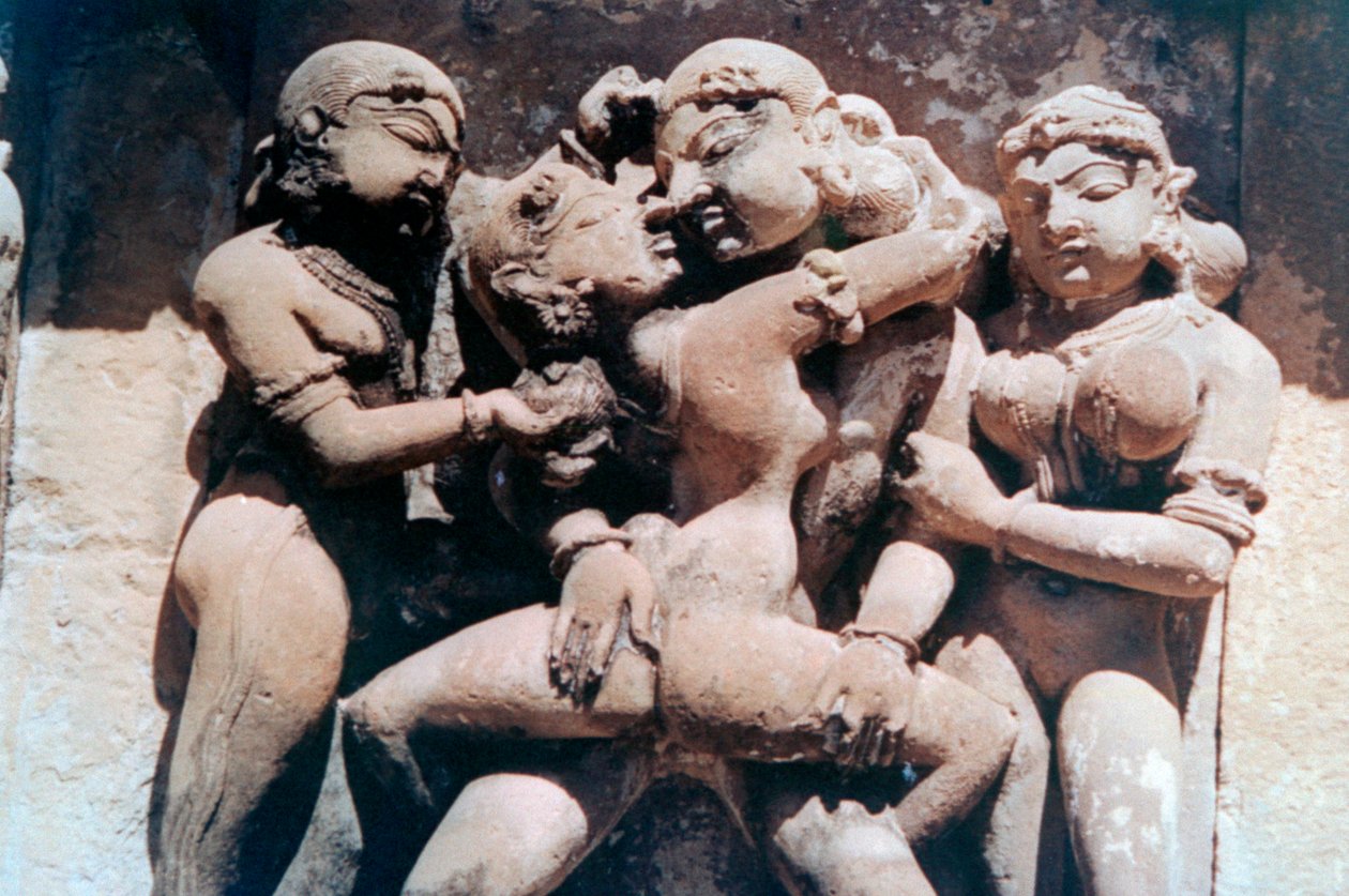 कामुक मूर्तिकला, खजुराहो, भारत। c950-1050। 20 वीं सदी द्वारा अज्ञात