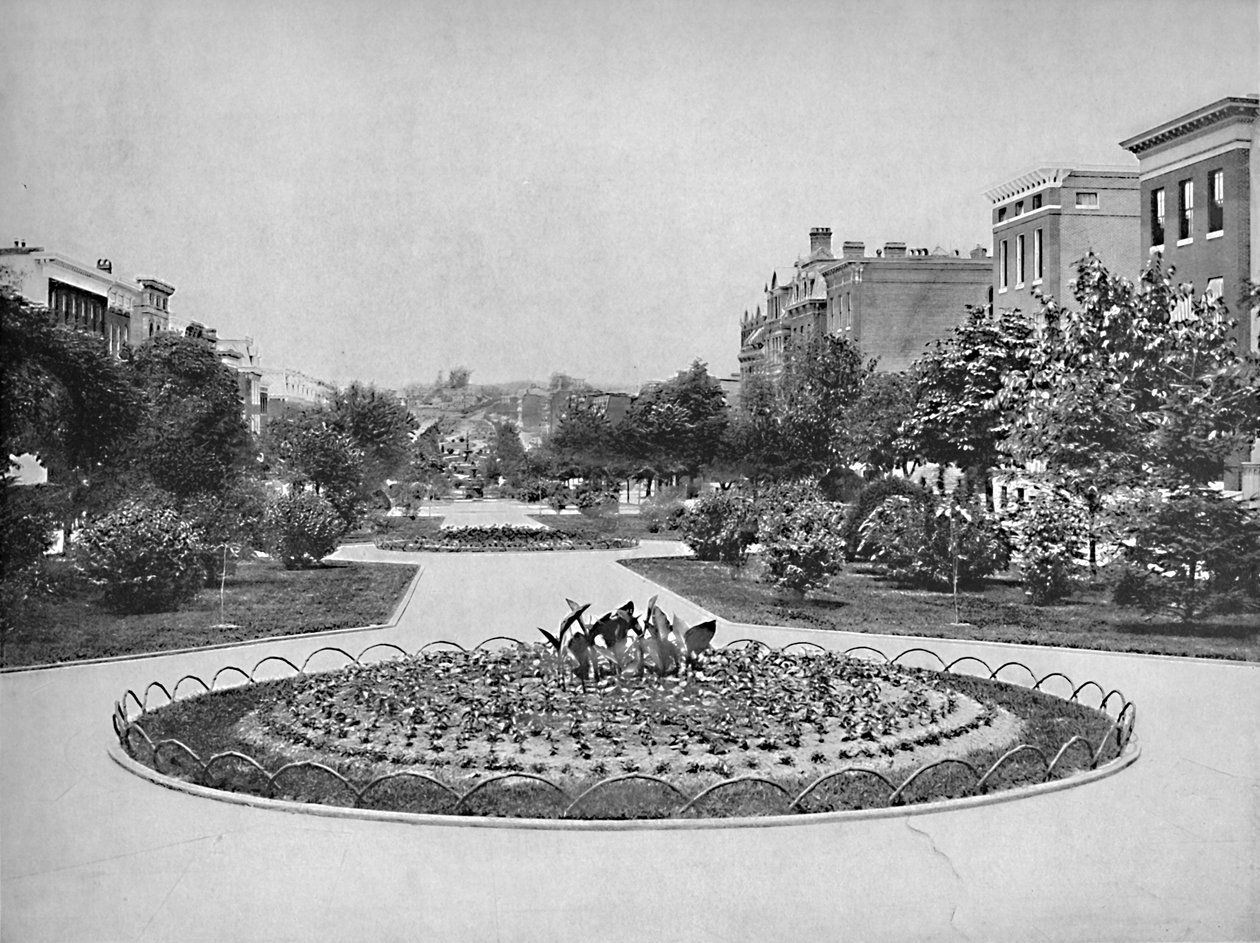 यूटाव प्लेस उत्तर की ओर देख रहा है, बाल्टीमोर, Md।, C1897। द्वारा अज्ञात